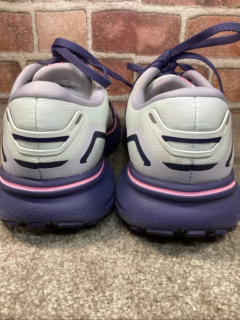 Brooks Ghost 15 women’s running shoes sneakers size 6.5
